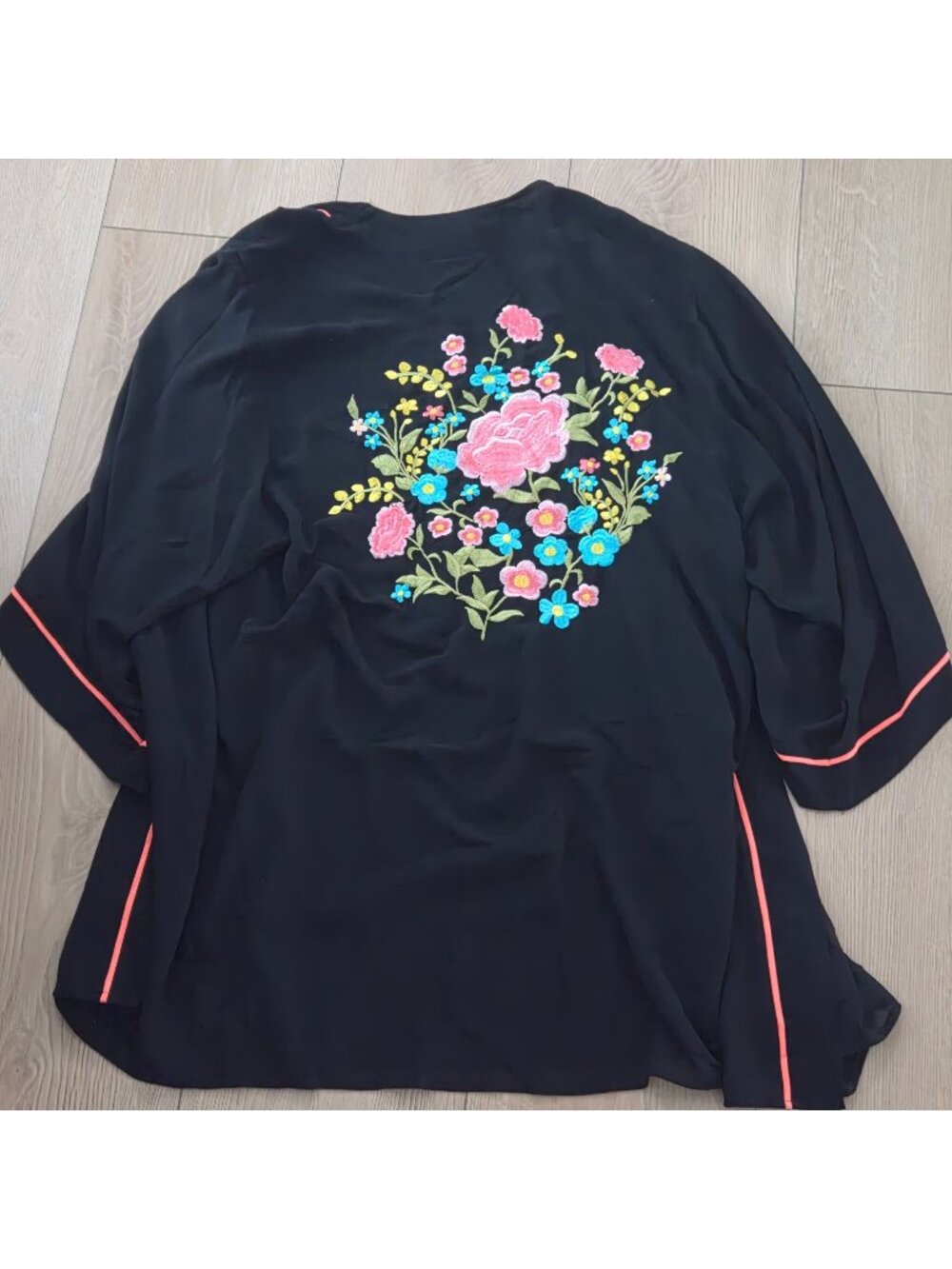 Forever 21 Black Floral Embroidered Back Kimono Top Open Cardigan Kimono Large